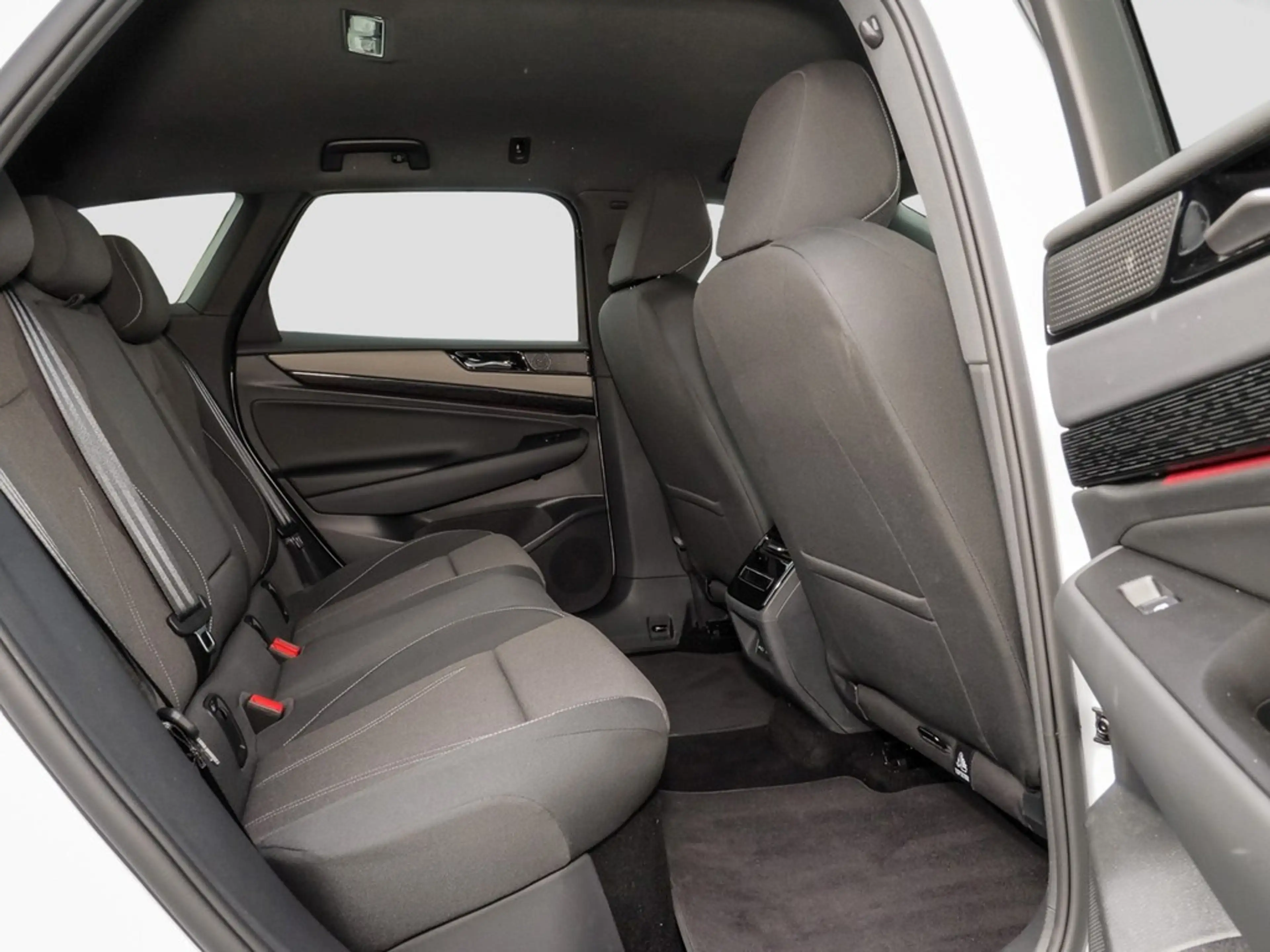 Volkswagen ID.7 Tourer Pro 210 kW 19" ACC AHK Navi SHZ 360° — photo 12