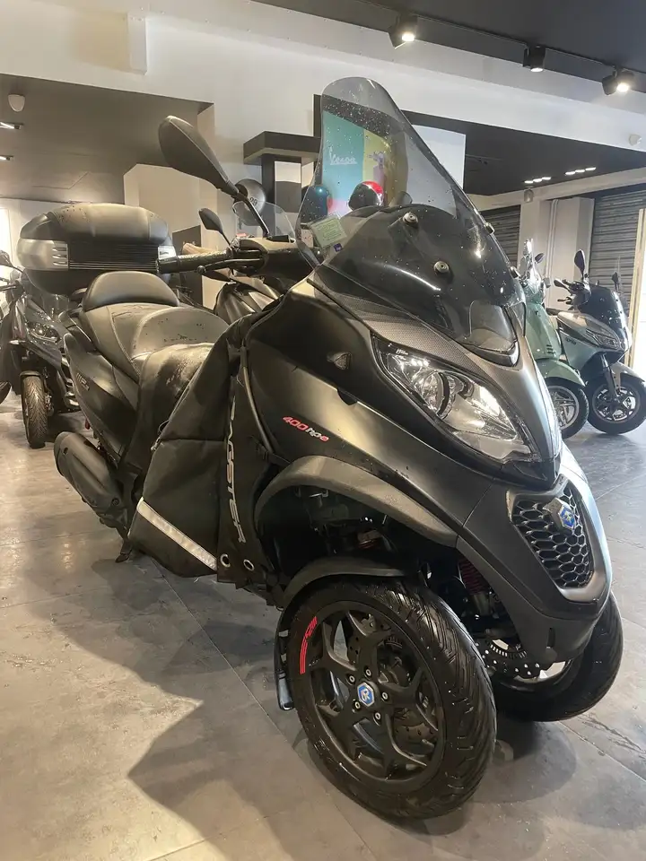 Piaggio MP3 400