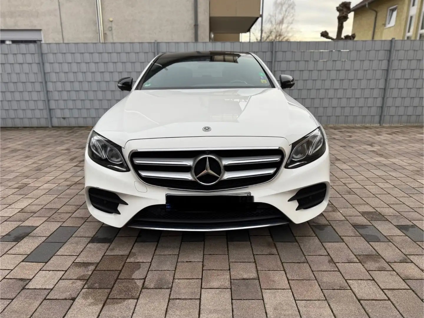 Mercedes-Benz E 200 d 9G-TRONIC Weiß - 1