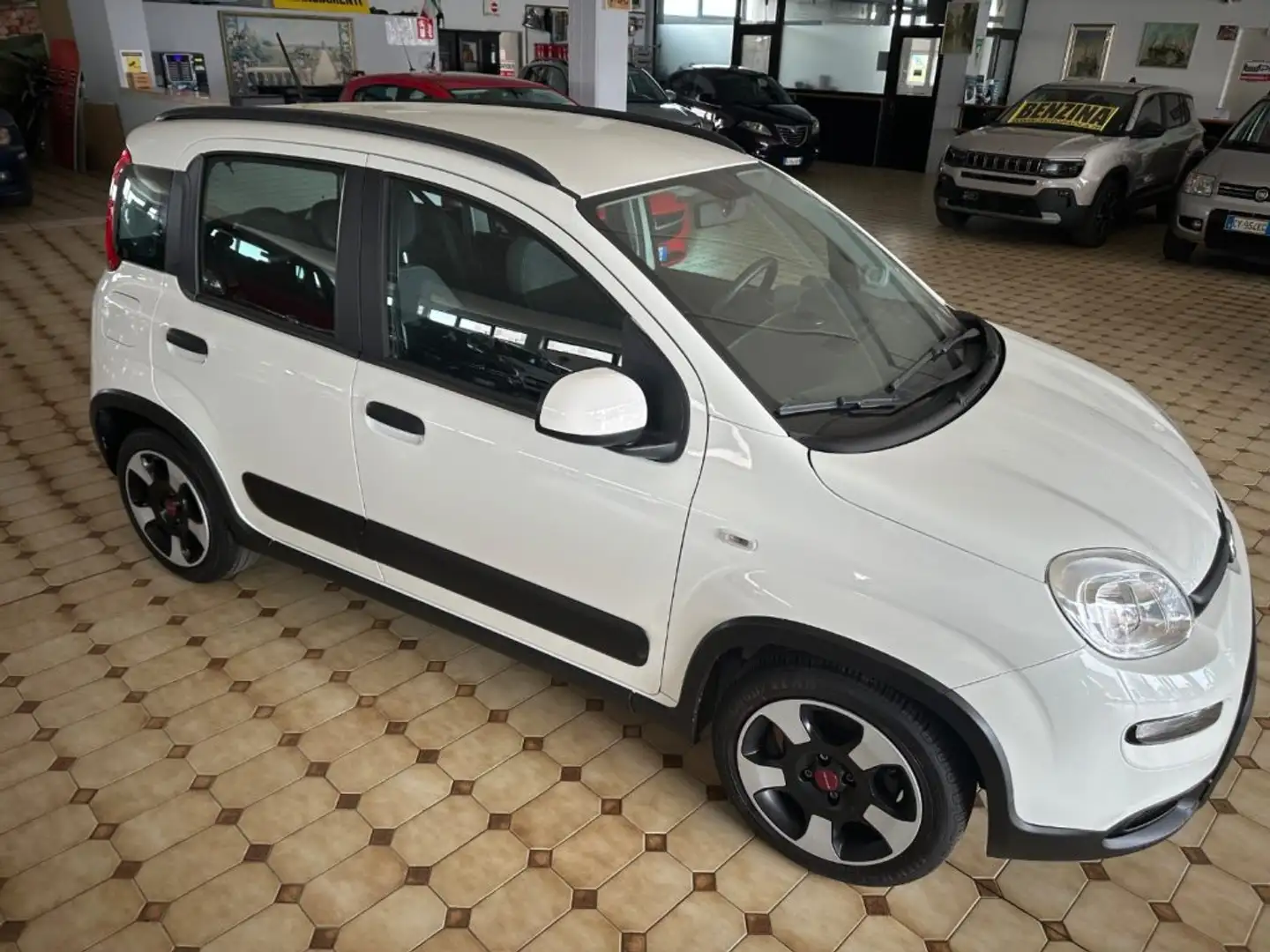 Fiat Panda 1.0 FireFly S&S Hybrid CrossLine Weiß - 2