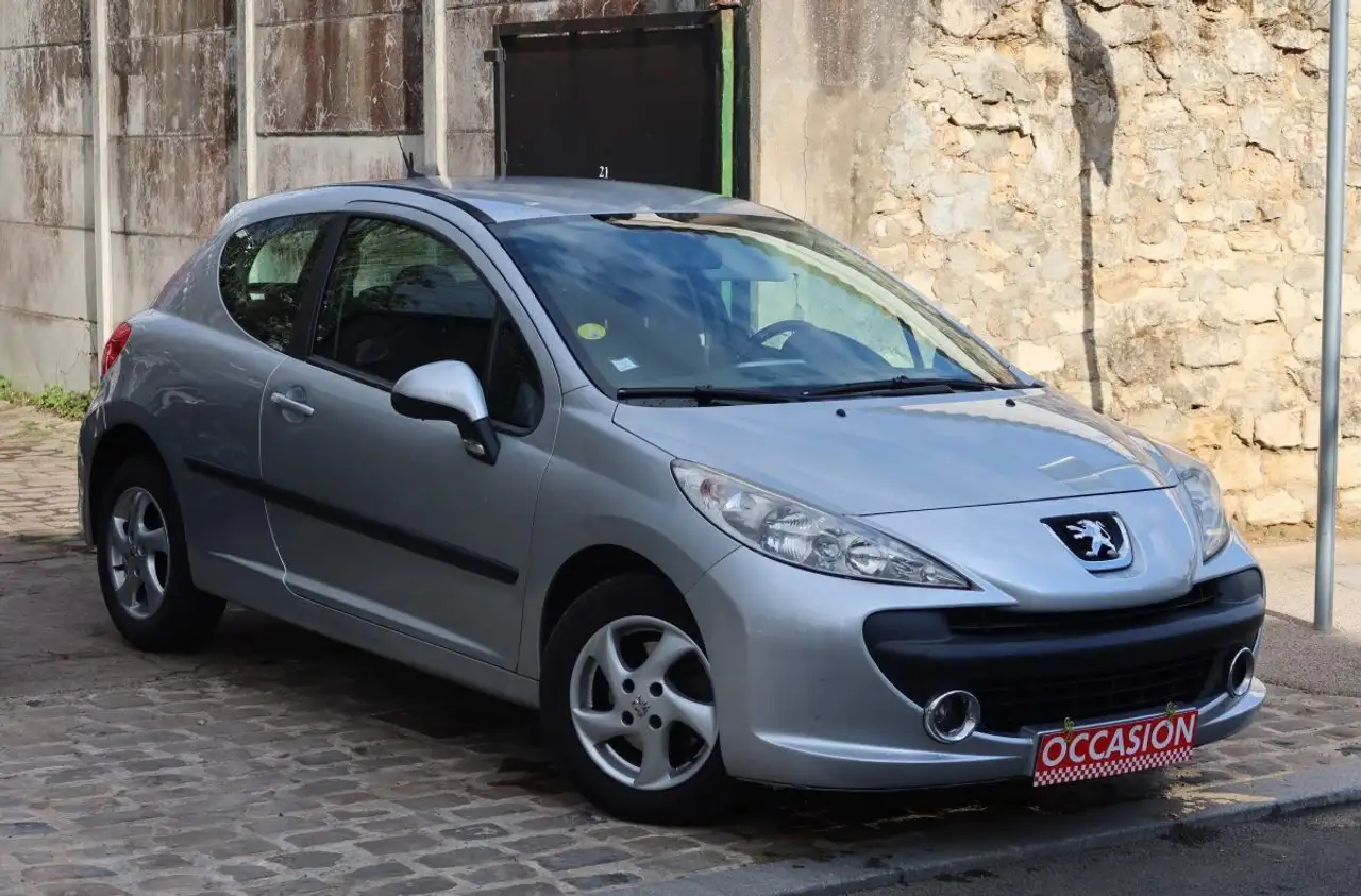 Peugeot 207 1.4 VTI 95 PREMIUM