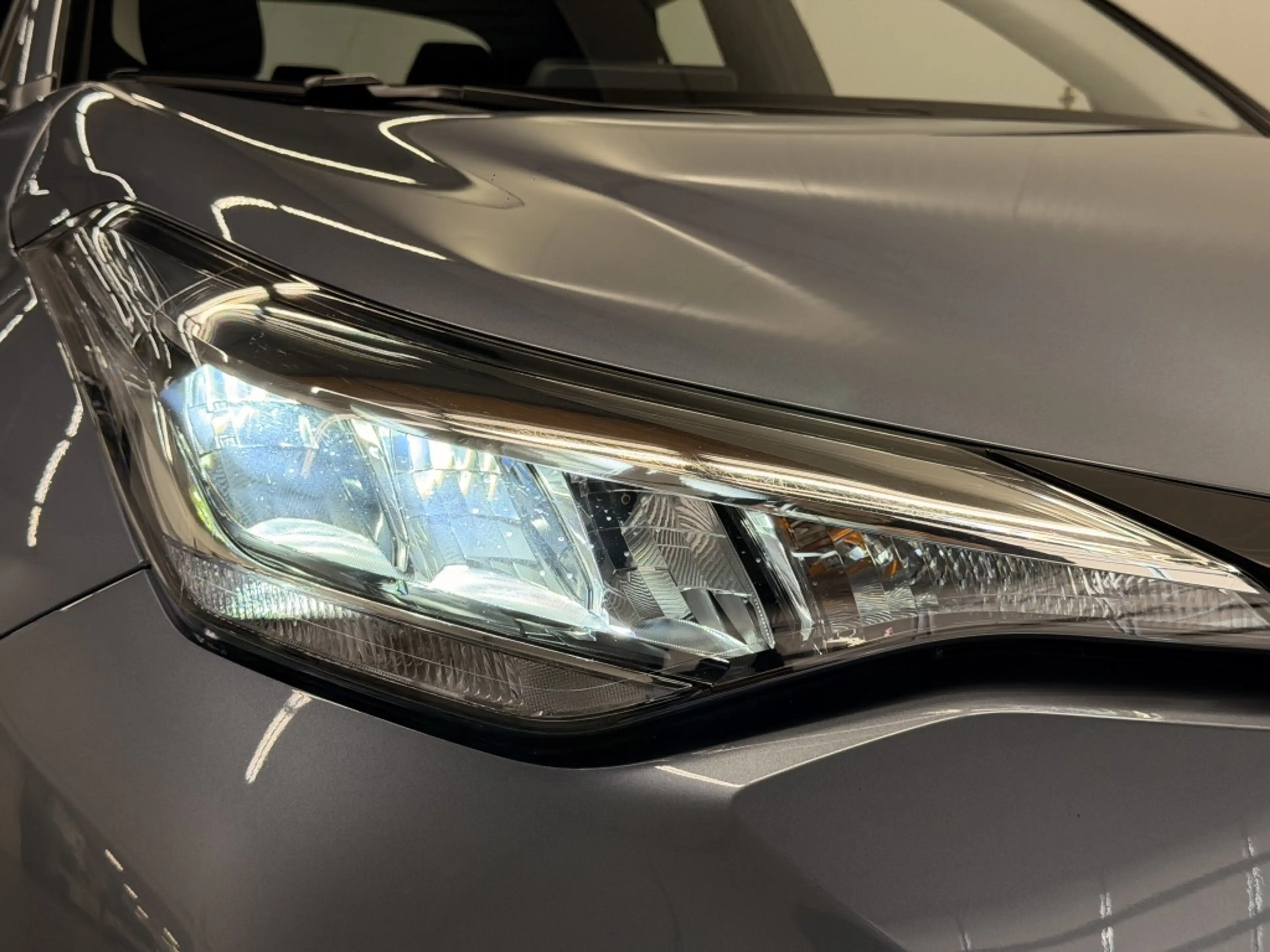 Toyota C-HR 1.8 Hybrid Dynamic | camera | Navigatie | — photo 11