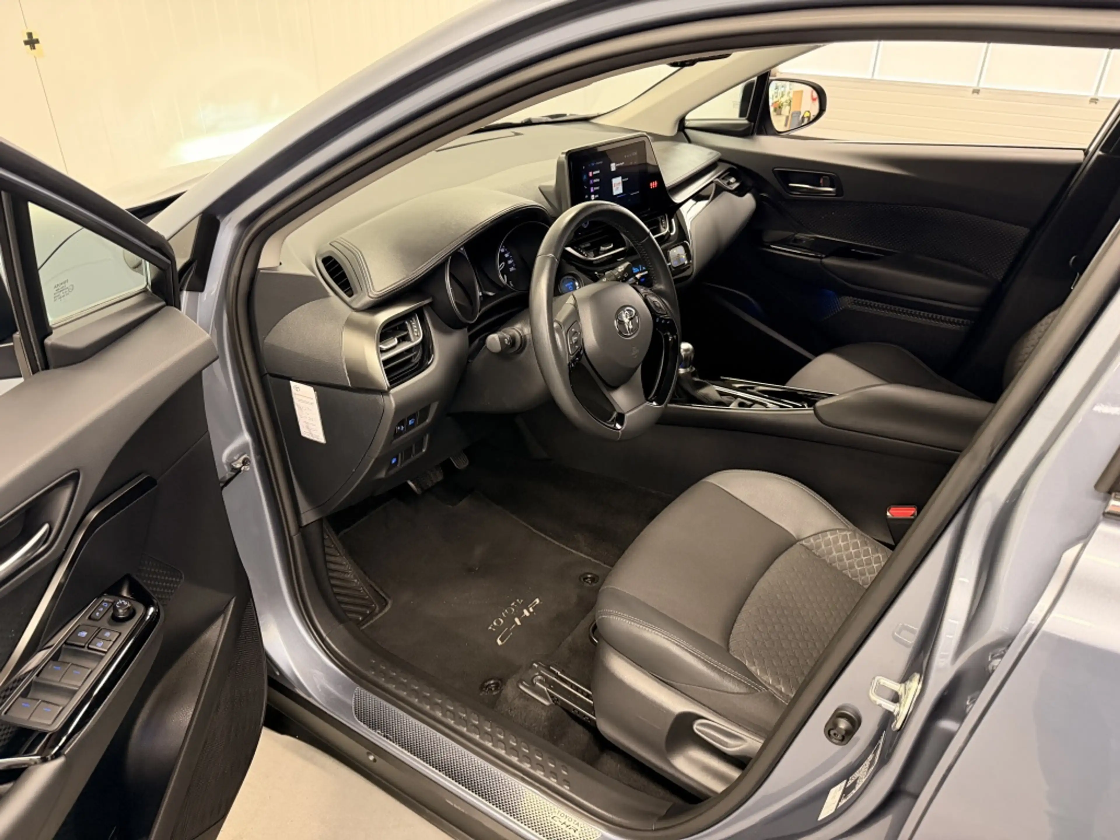Toyota C-HR 1.8 Hybrid Dynamic | camera | Navigatie | — photo 20