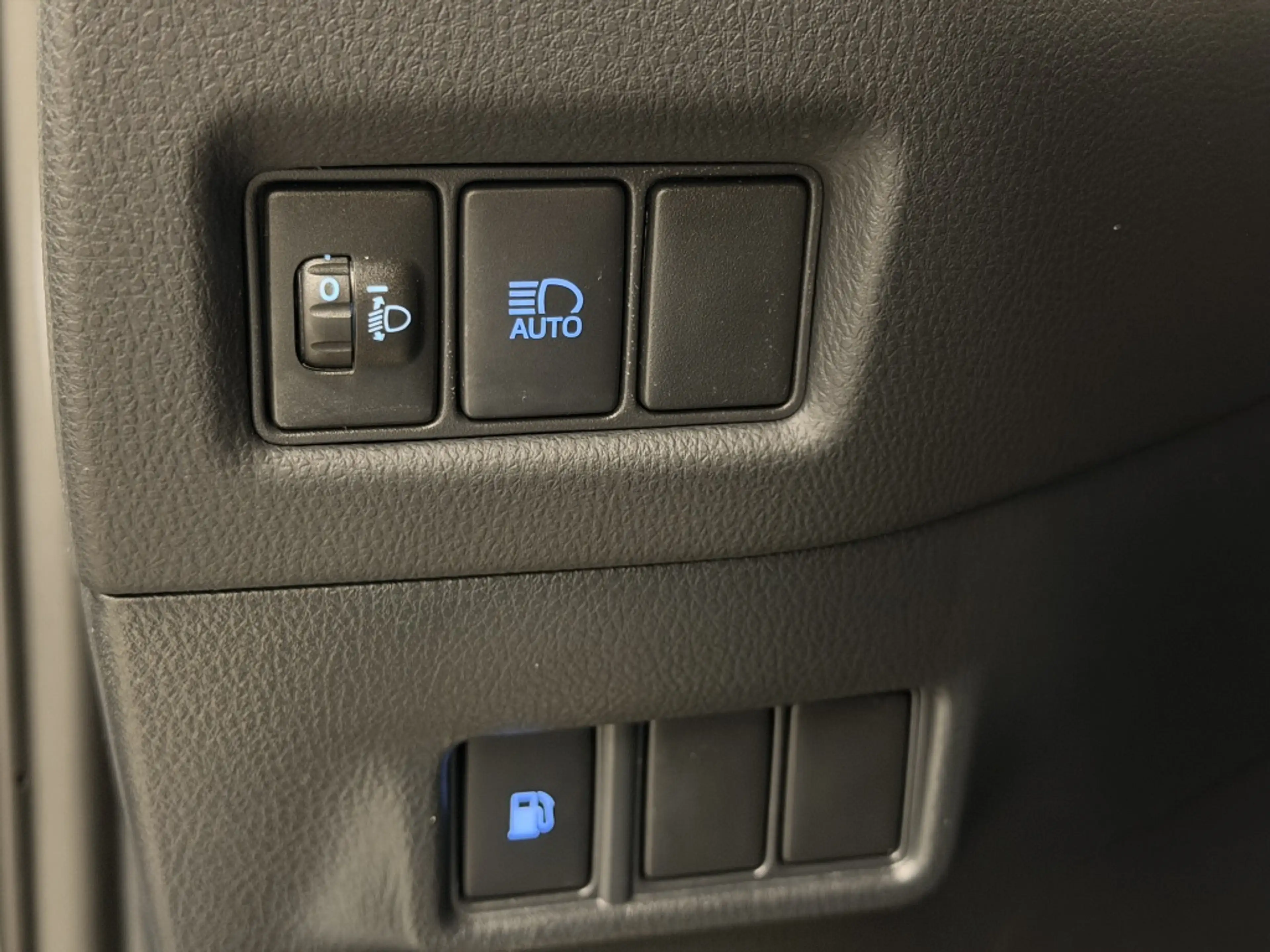 Toyota C-HR 1.8 Hybrid Dynamic | camera | Navigatie | — photo 23