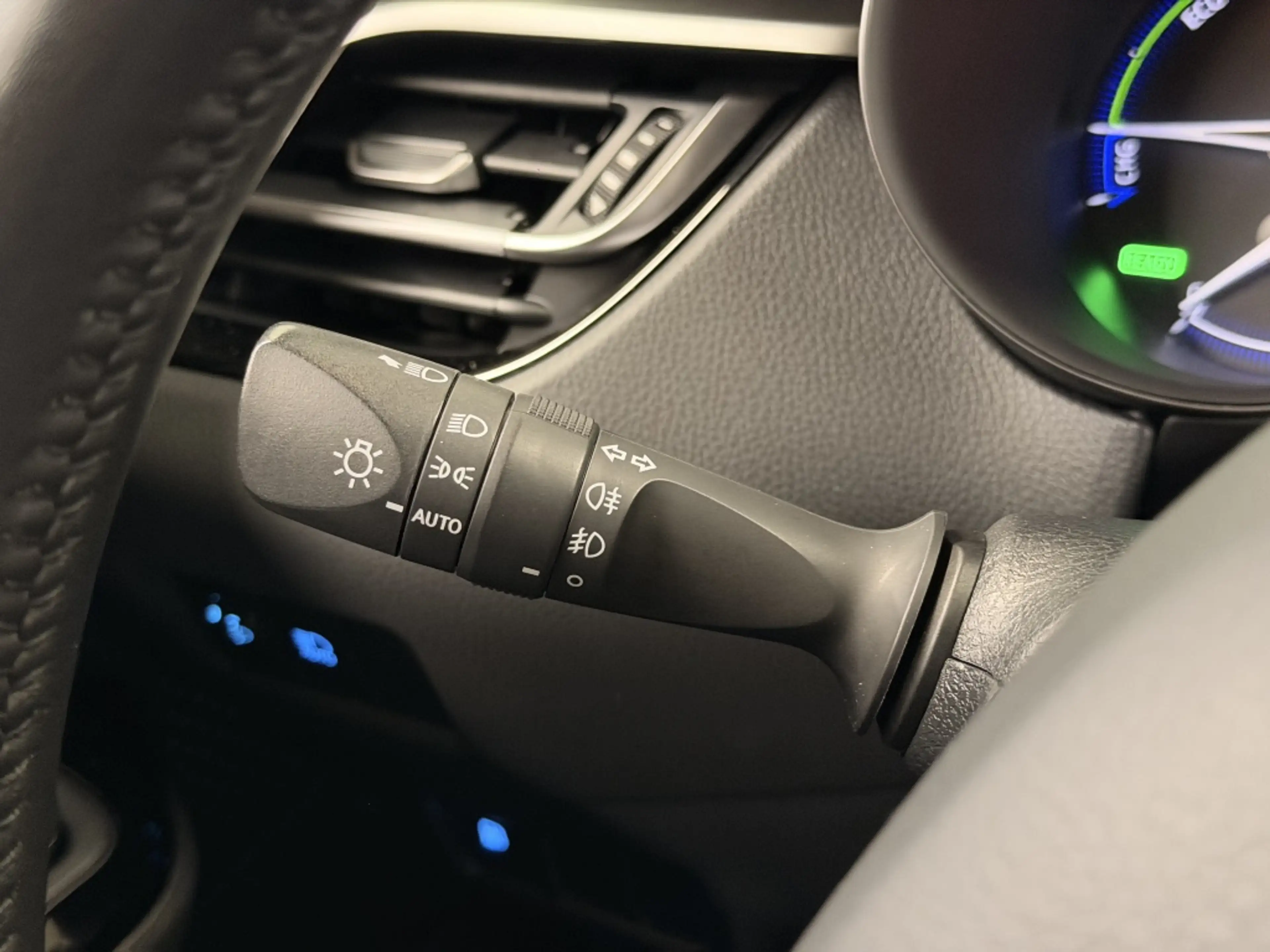 Toyota C-HR 1.8 Hybrid Dynamic | camera | Navigatie | — photo 24