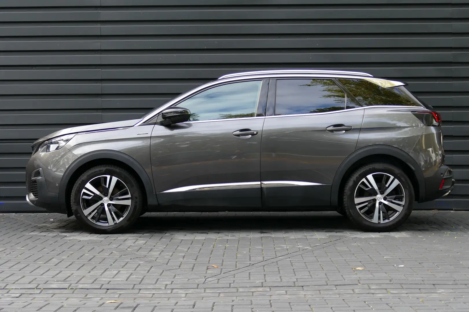Peugeot 3008 1.2 PURETECH 130PK GT-LINE / NAVI / CLIMA / PDC / Gris - 2