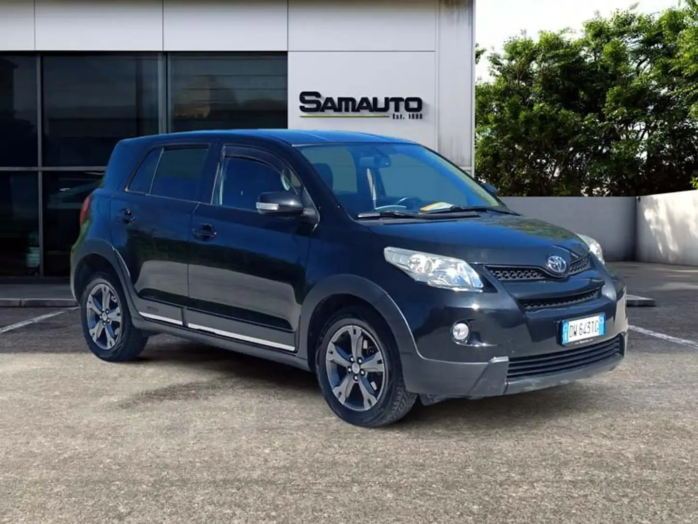 Toyota Urban Cruiser 1.4 d-4d Luxury Awd 4X4 Schwarz - 1