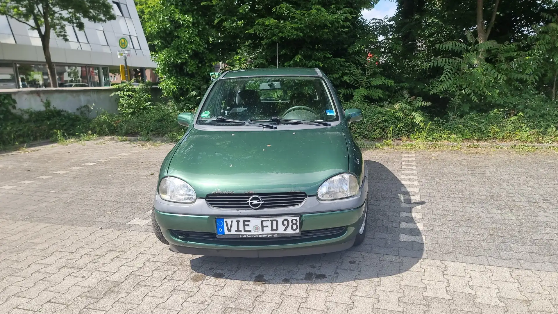 Opel Corsa 16V Edition 100 - 1