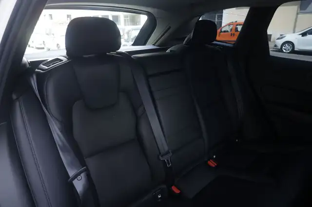 Volvo XC60 view 12