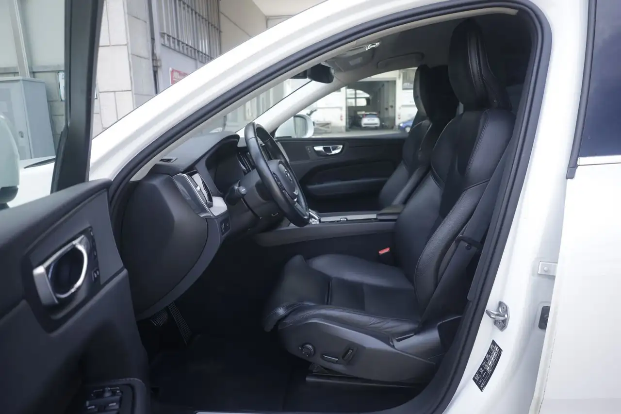 Volvo XC60 D4 AWD Geartronic Inscription Unicoproprietario, миниатюра 17