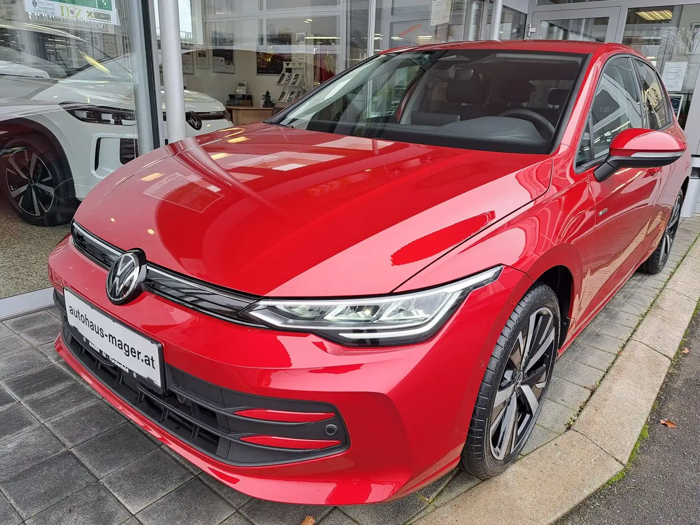 Volkswagen Golf Rabbit mHEV DSG Rot - 1