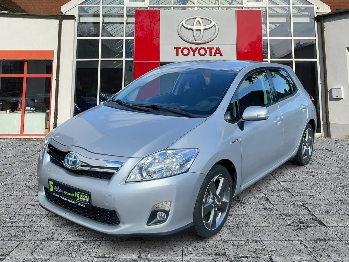 Toyota Auris 1.8 Travel Navi+KlimaA+LM+Facelift Zilver - 2