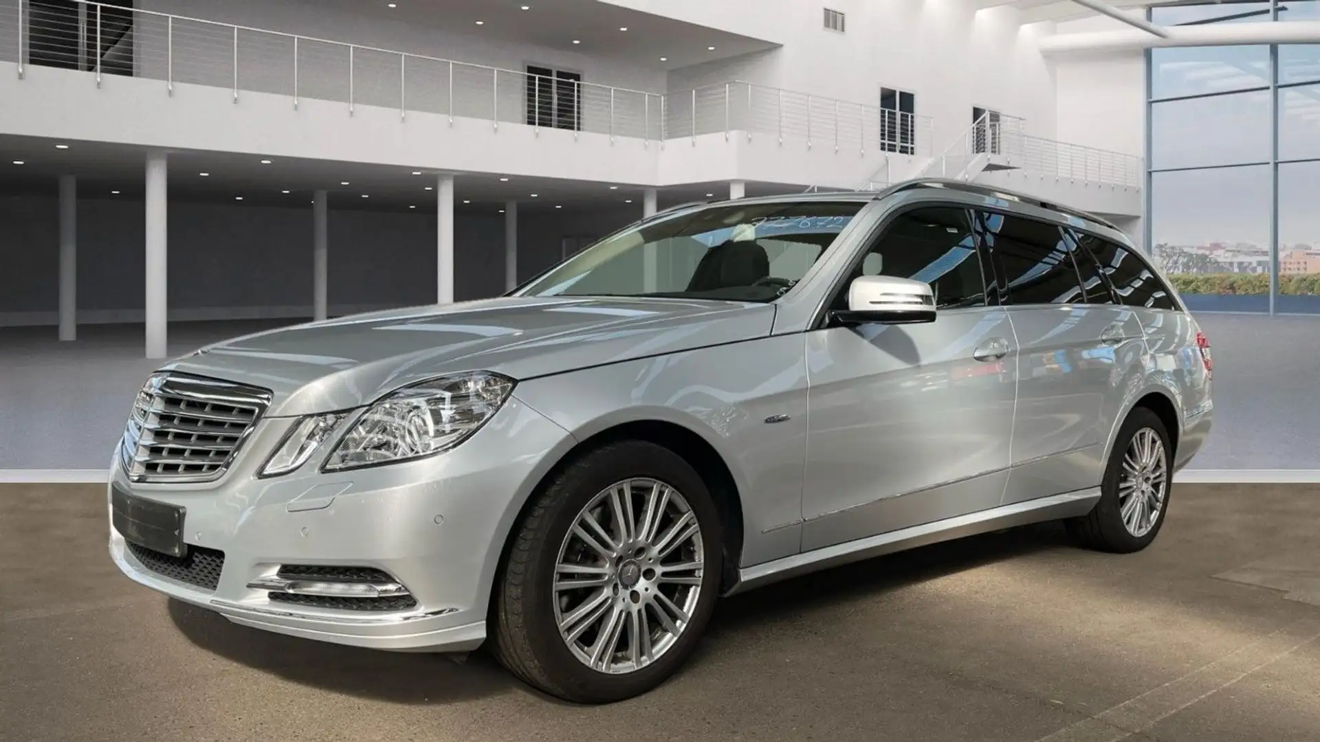 Mercedes-Benz E 250 CGI T/Xenon/Navi/Leder/Memory/GSD/1.Hand Silber - 2