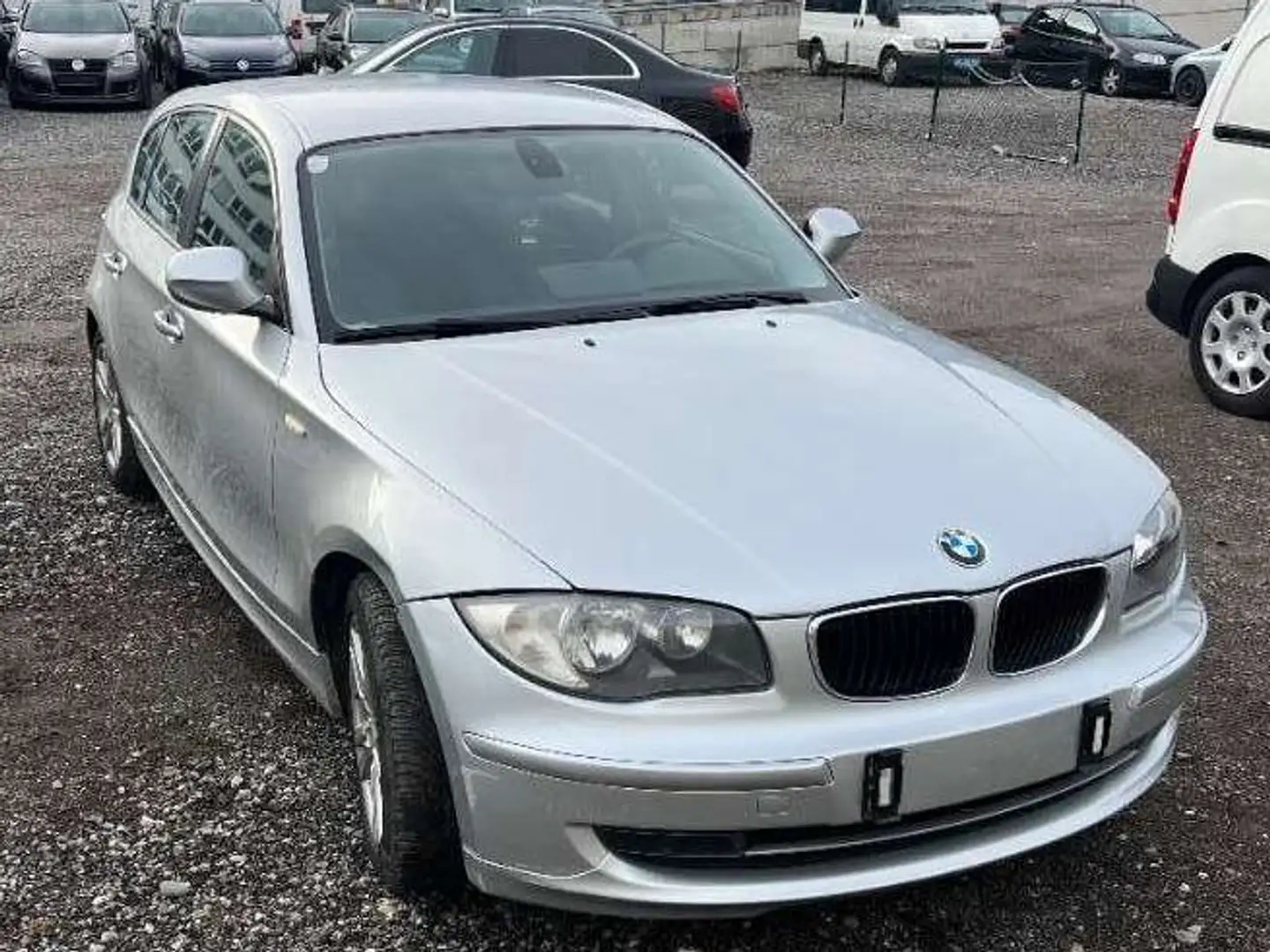 BMW 118 118d Grau - 2