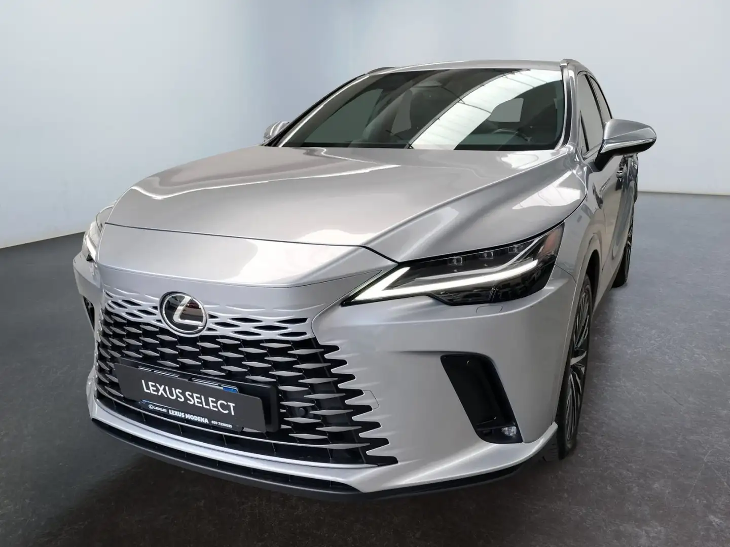 Lexus RX 350 450h Plug-in Hybrid Executive Stříbrná - 1