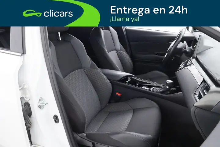 Toyota C-HR 2022, foto 16