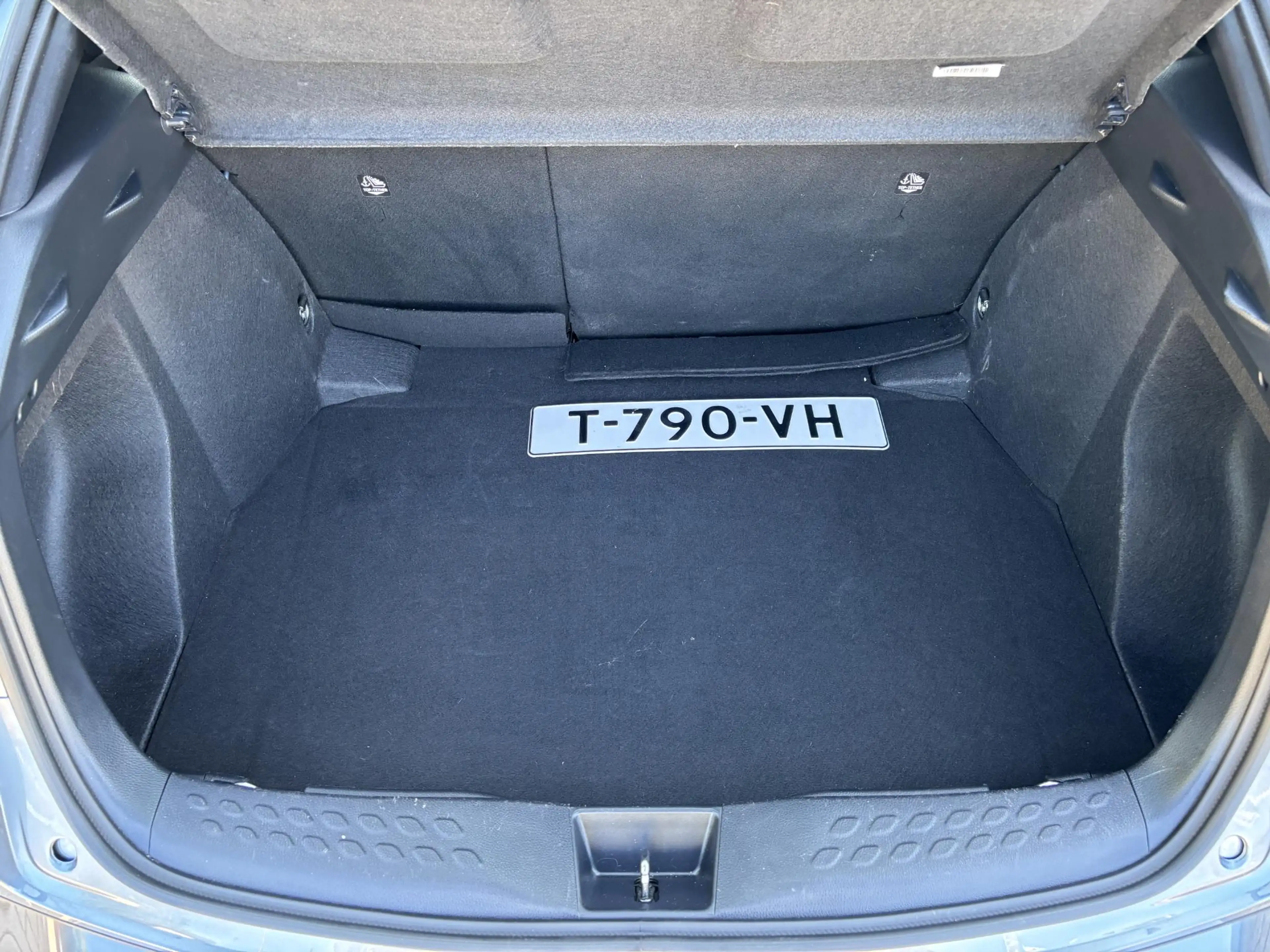 Toyota C-HR 1.8 Hybrid Dynamic l Apple Carplay/Android Auto l — photo 9