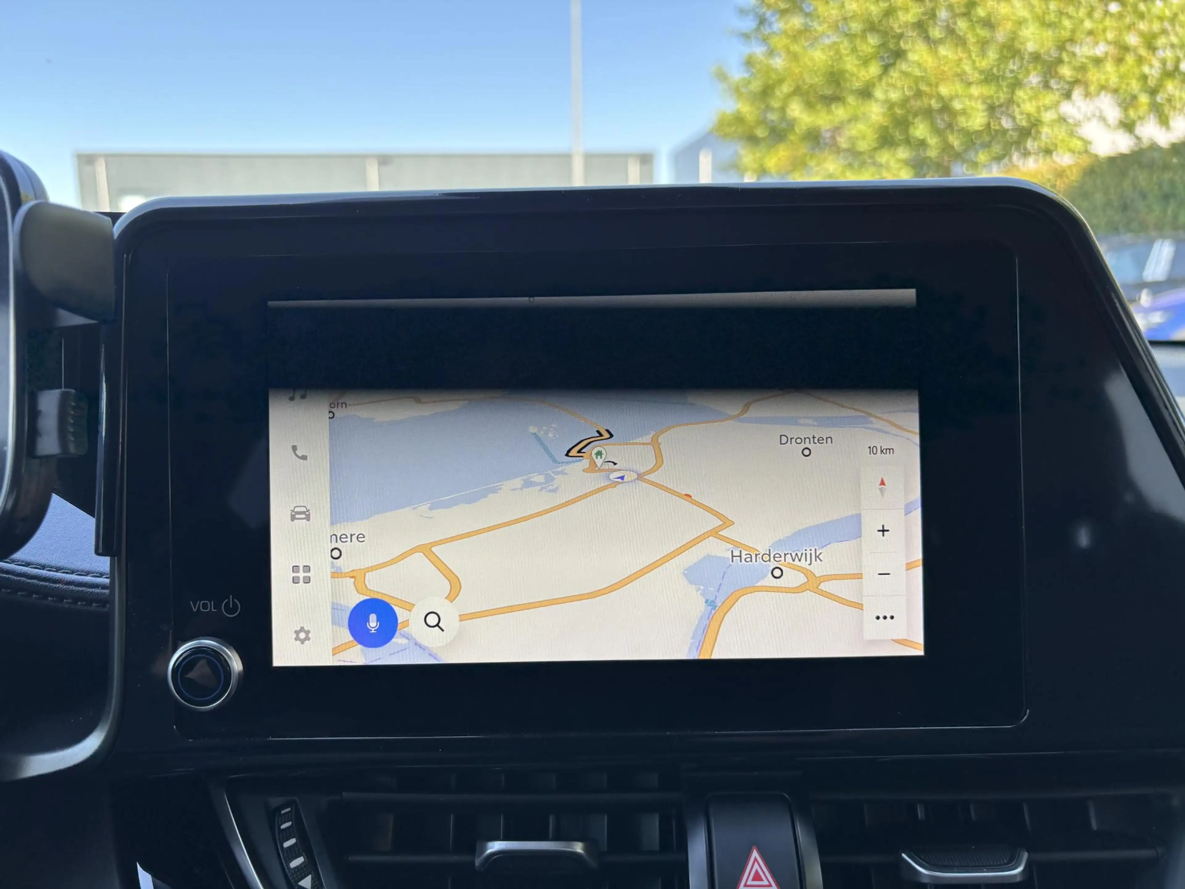 Toyota C-HR 1.8 Hybrid Dynamic l Apple Carplay/Android Auto l — photo 11