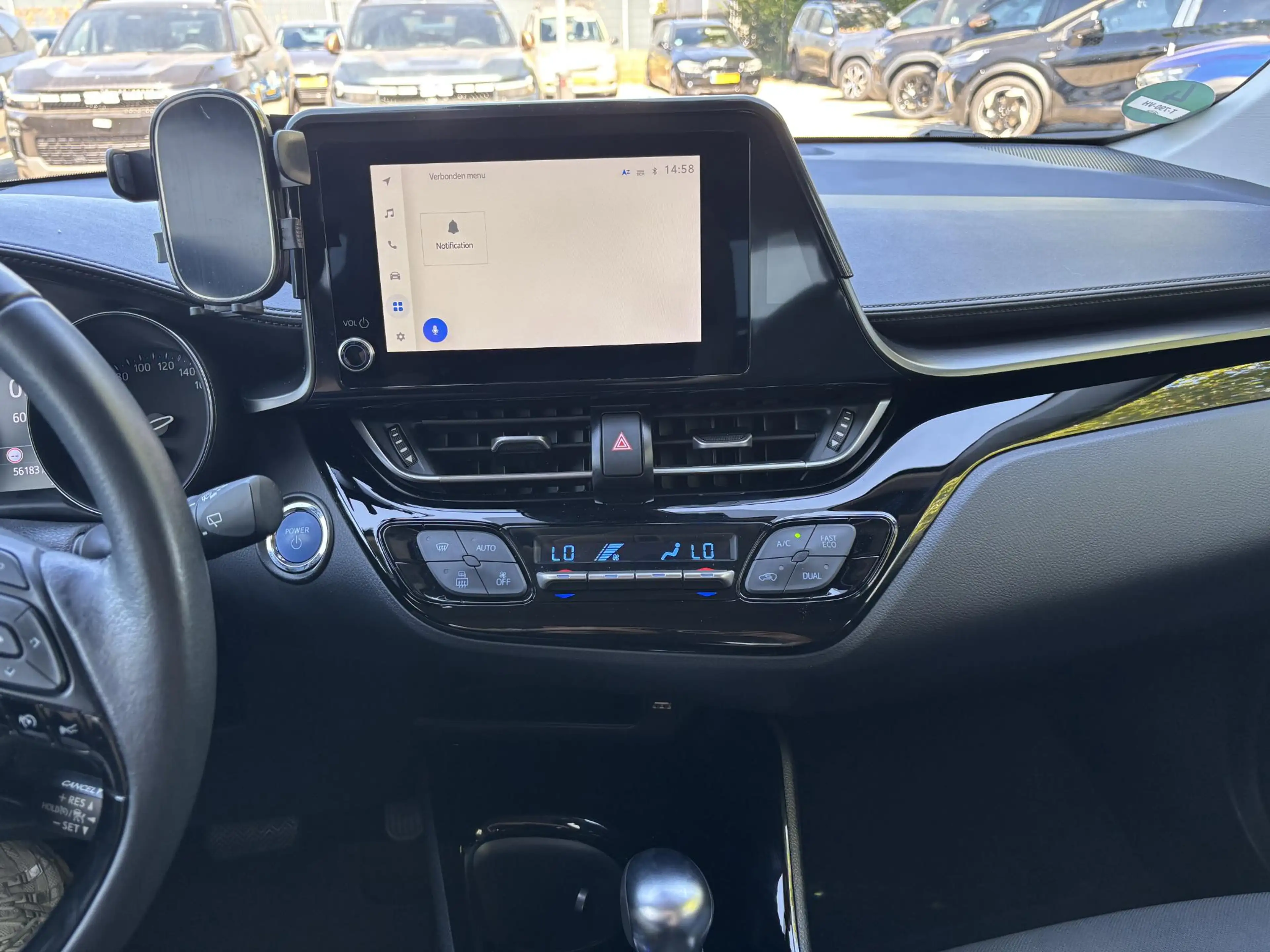 Toyota C-HR 1.8 Hybrid Dynamic l Apple Carplay/Android Auto l — photo 10