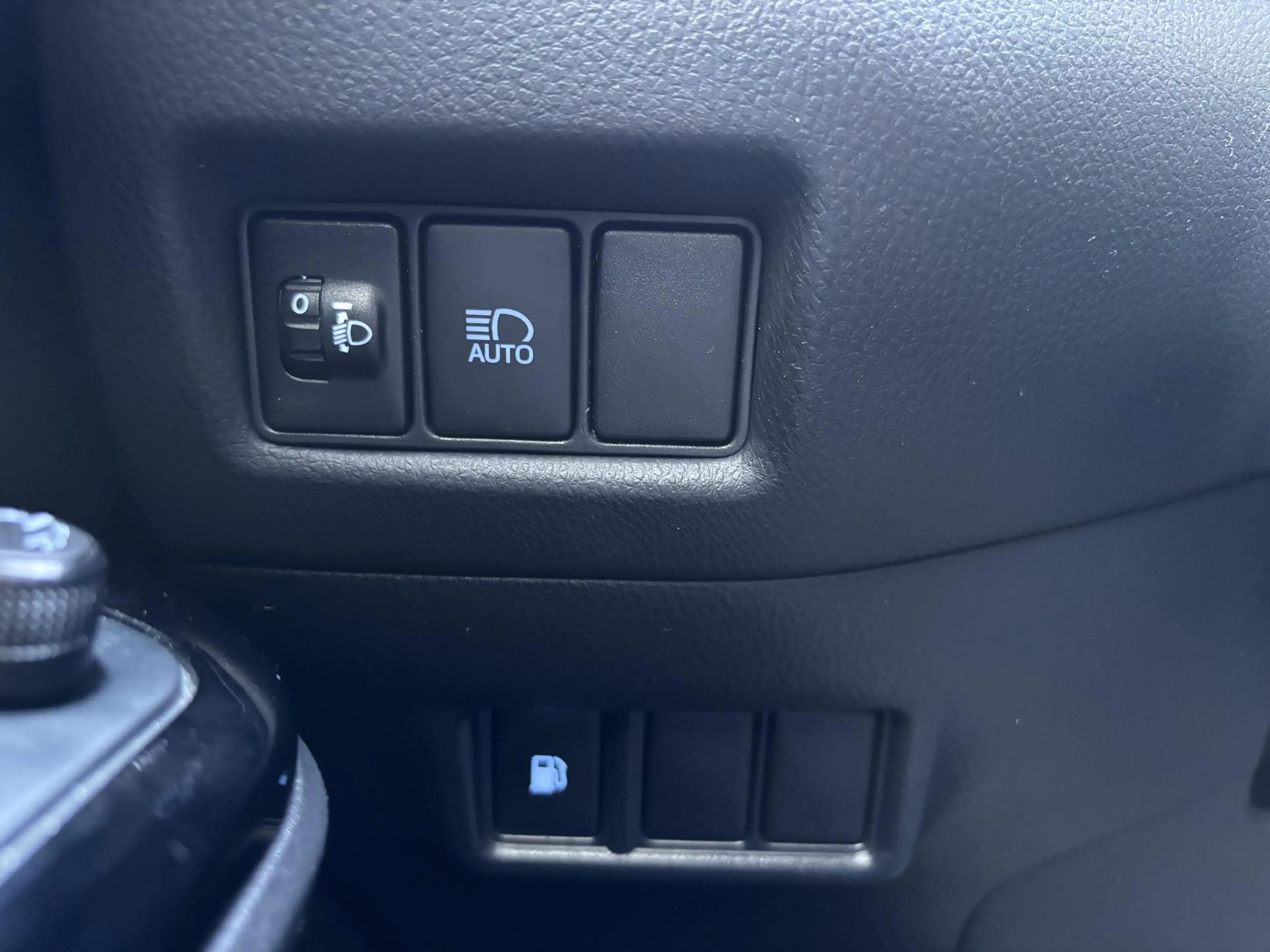 Toyota C-HR 1.8 Hybrid Dynamic l Apple Carplay/Android Auto l — photo 32