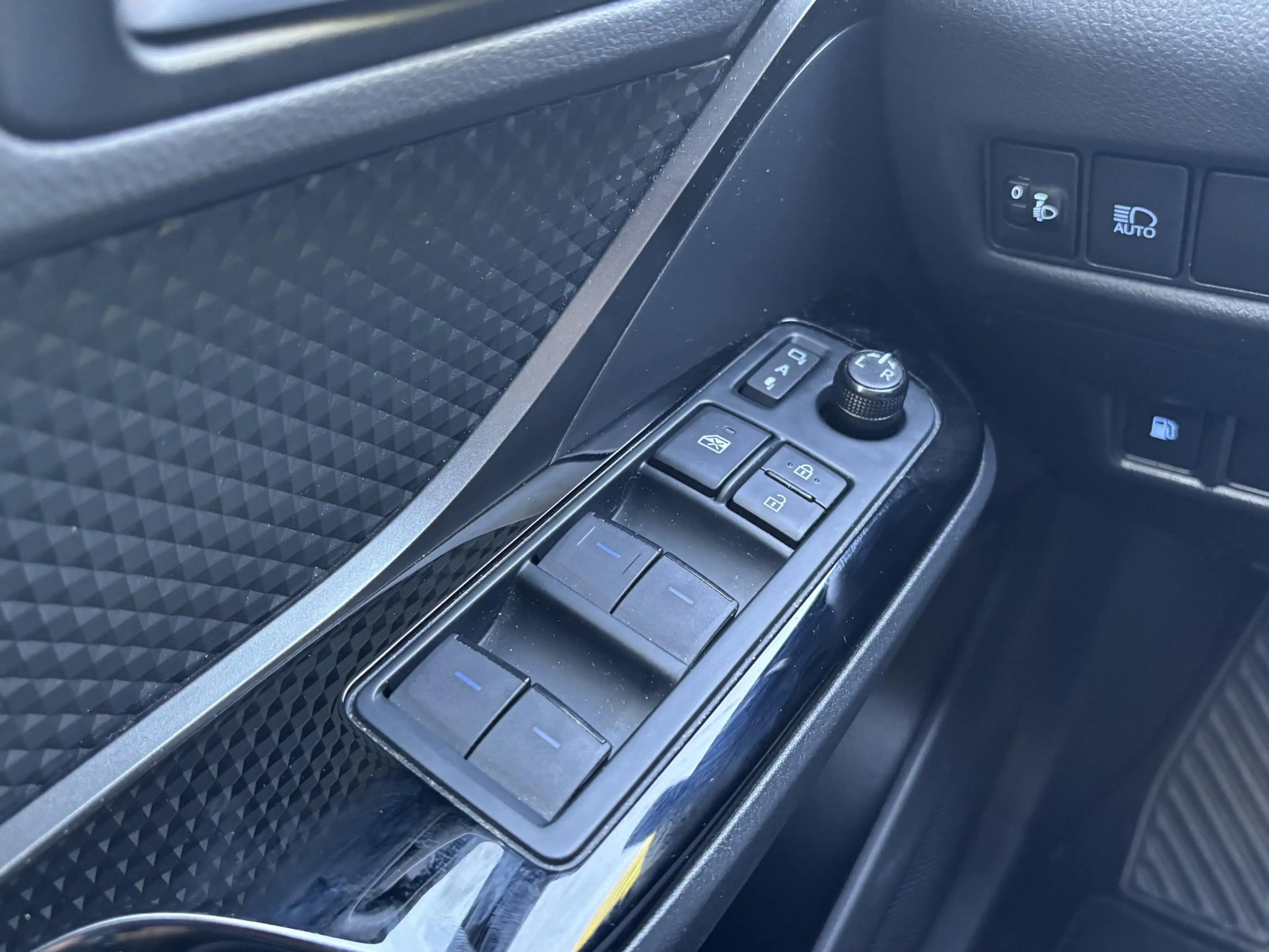 Toyota C-HR 1.8 Hybrid Dynamic l Apple Carplay/Android Auto l — photo 21