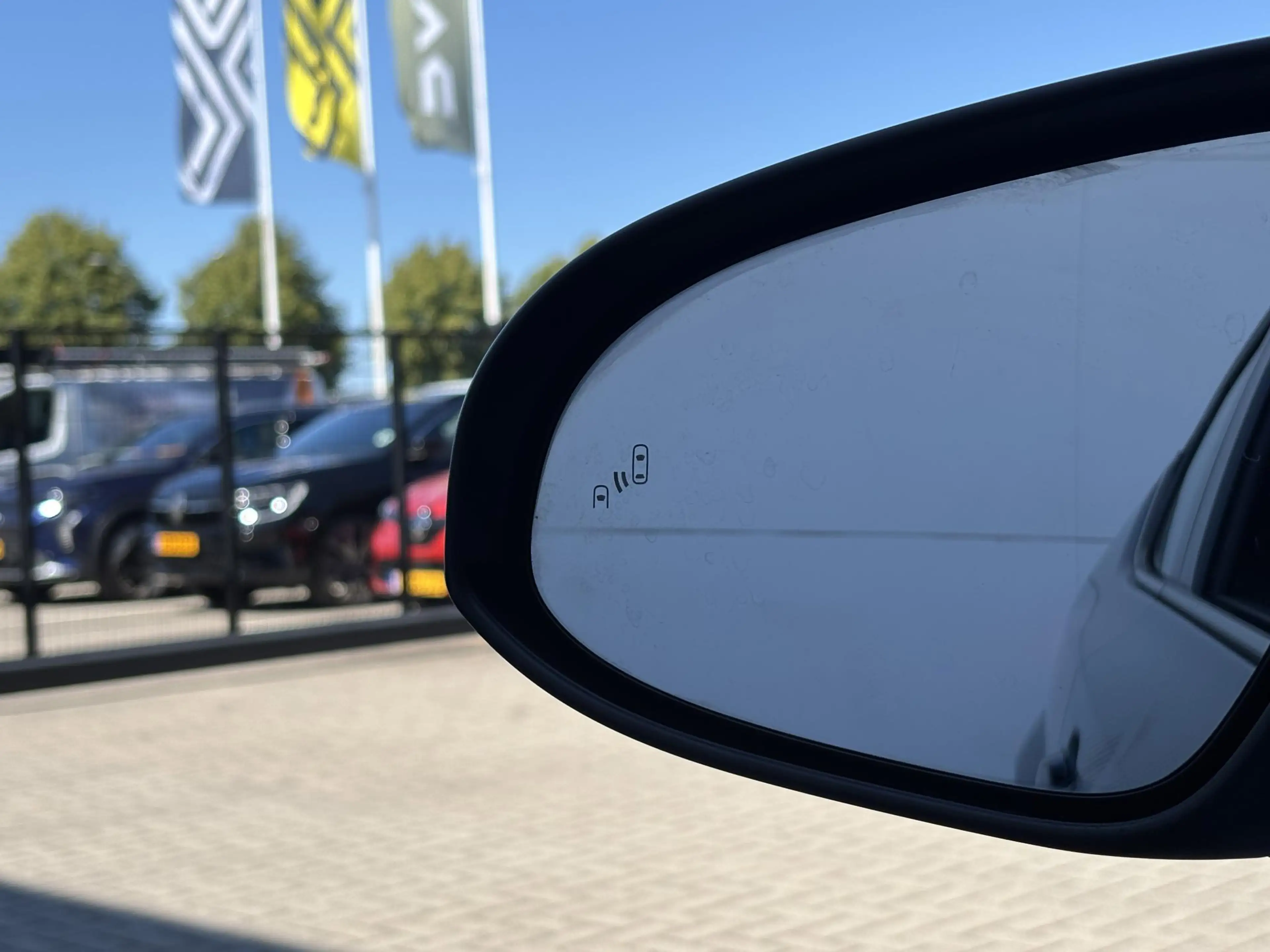 Toyota C-HR 1.8 Hybrid Dynamic l Apple Carplay/Android Auto l — photo 14