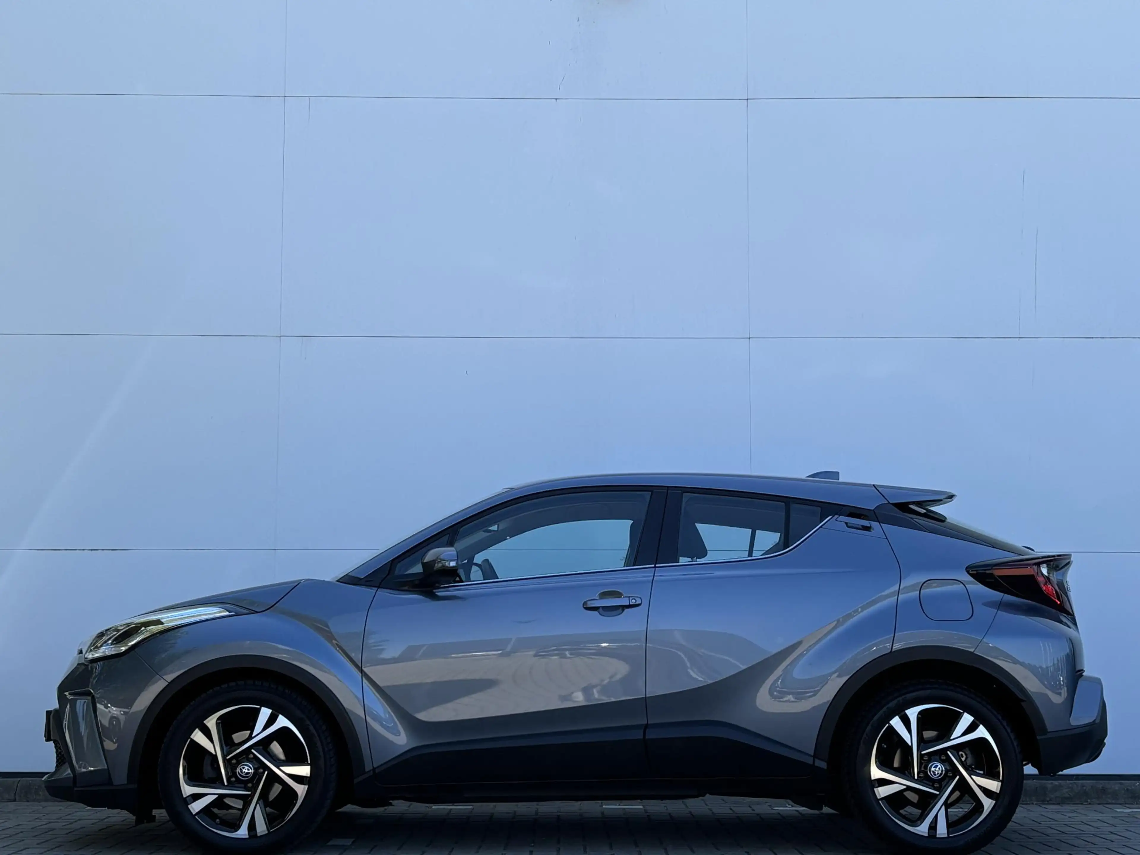 Toyota C-HR 1.8 Hybrid Dynamic l Apple Carplay/Android Auto l — photo 17
