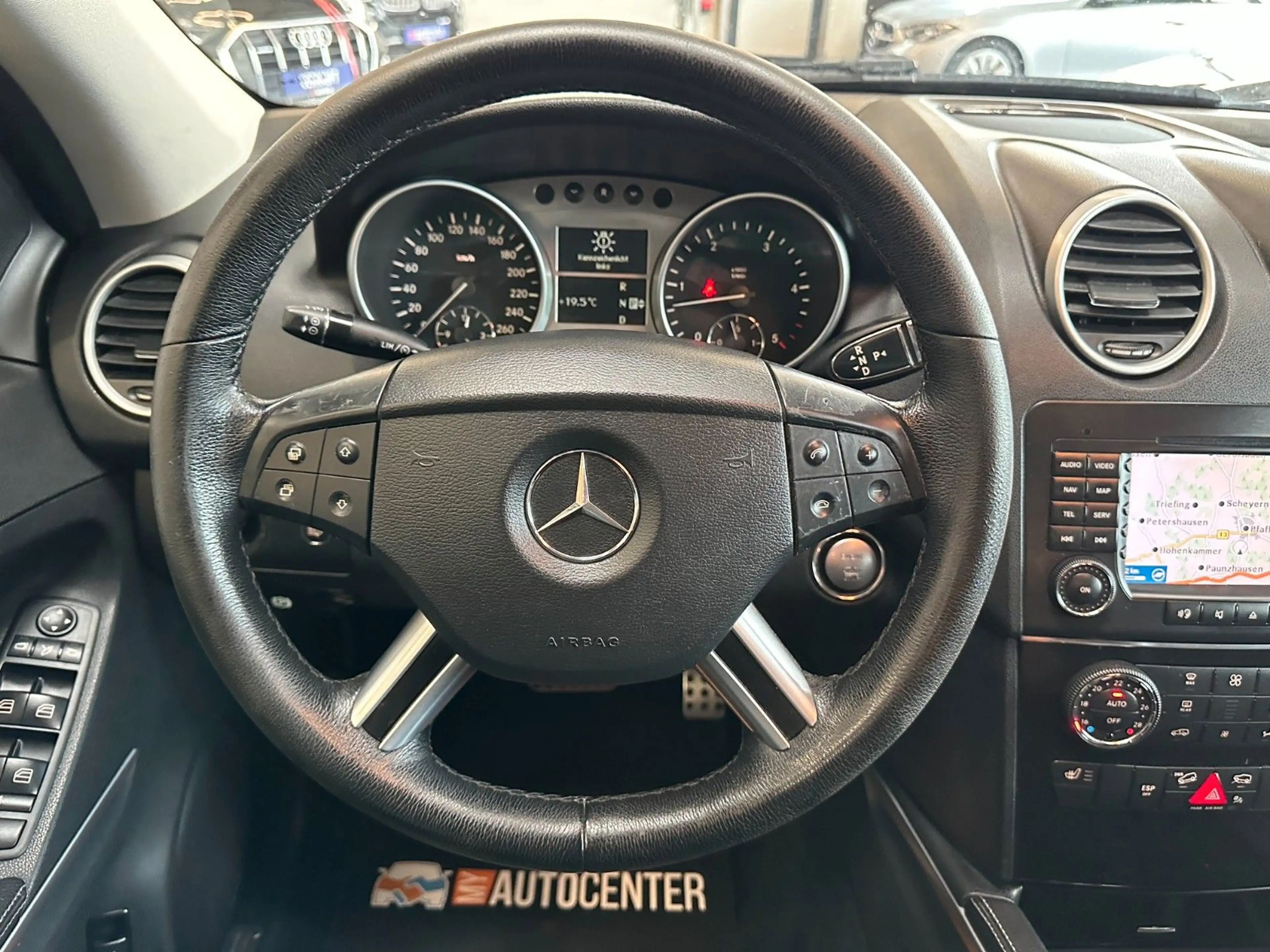 Mercedes-Benz ML 320 *KEYLESS*HARMANKARDON*AMG*TEMPO*NAV* — photo 8