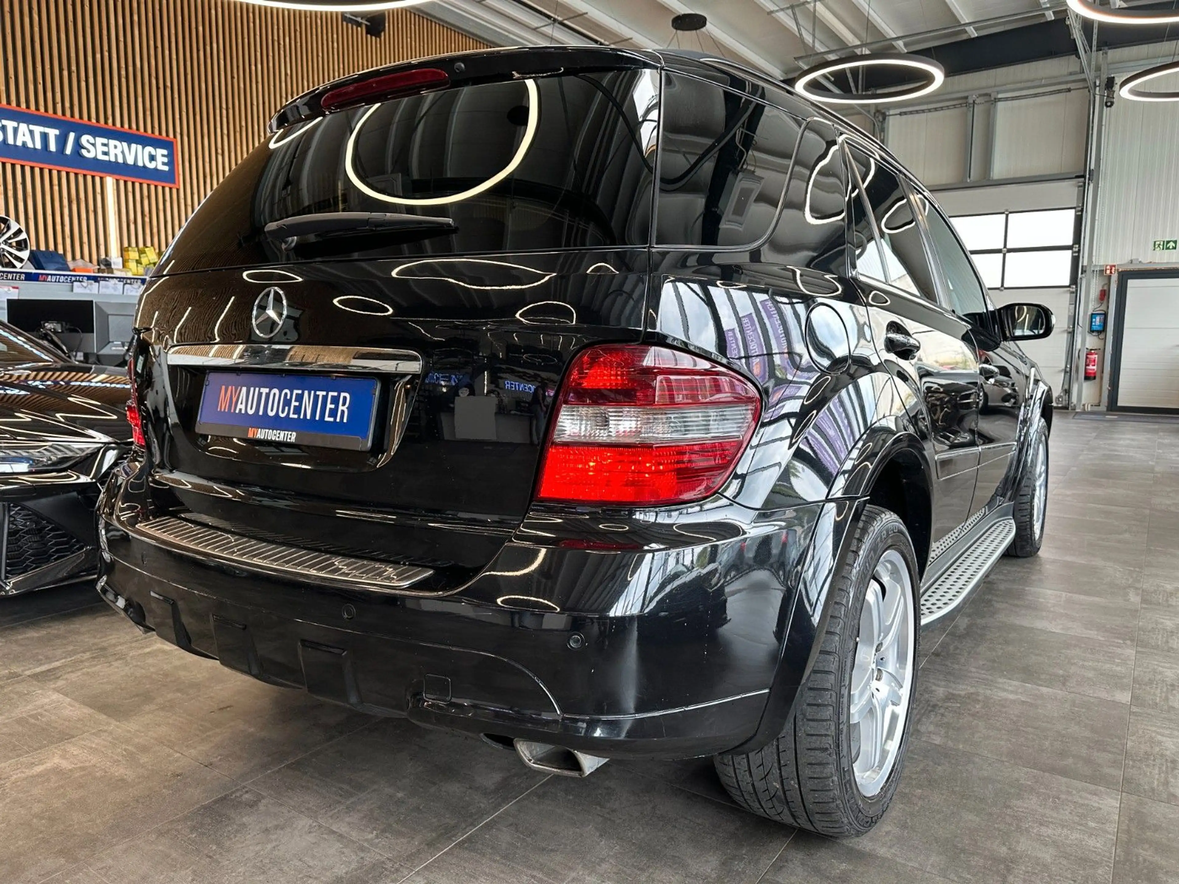 Mercedes-Benz ML 320 *KEYLESS*HARMANKARDON*AMG*TEMPO*NAV* — photo 2