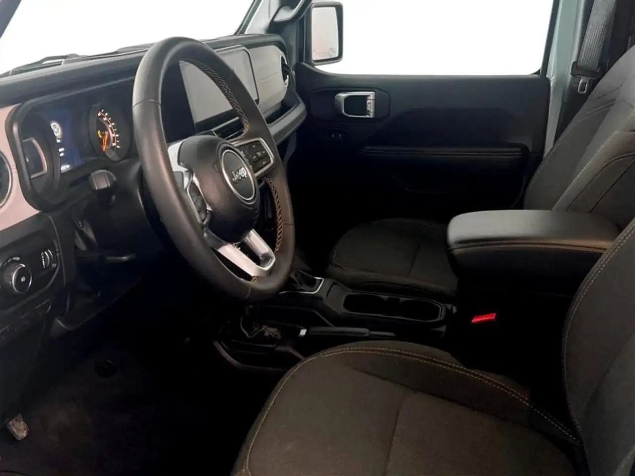 Jeep Wrangler снимка Jeep Wrangler