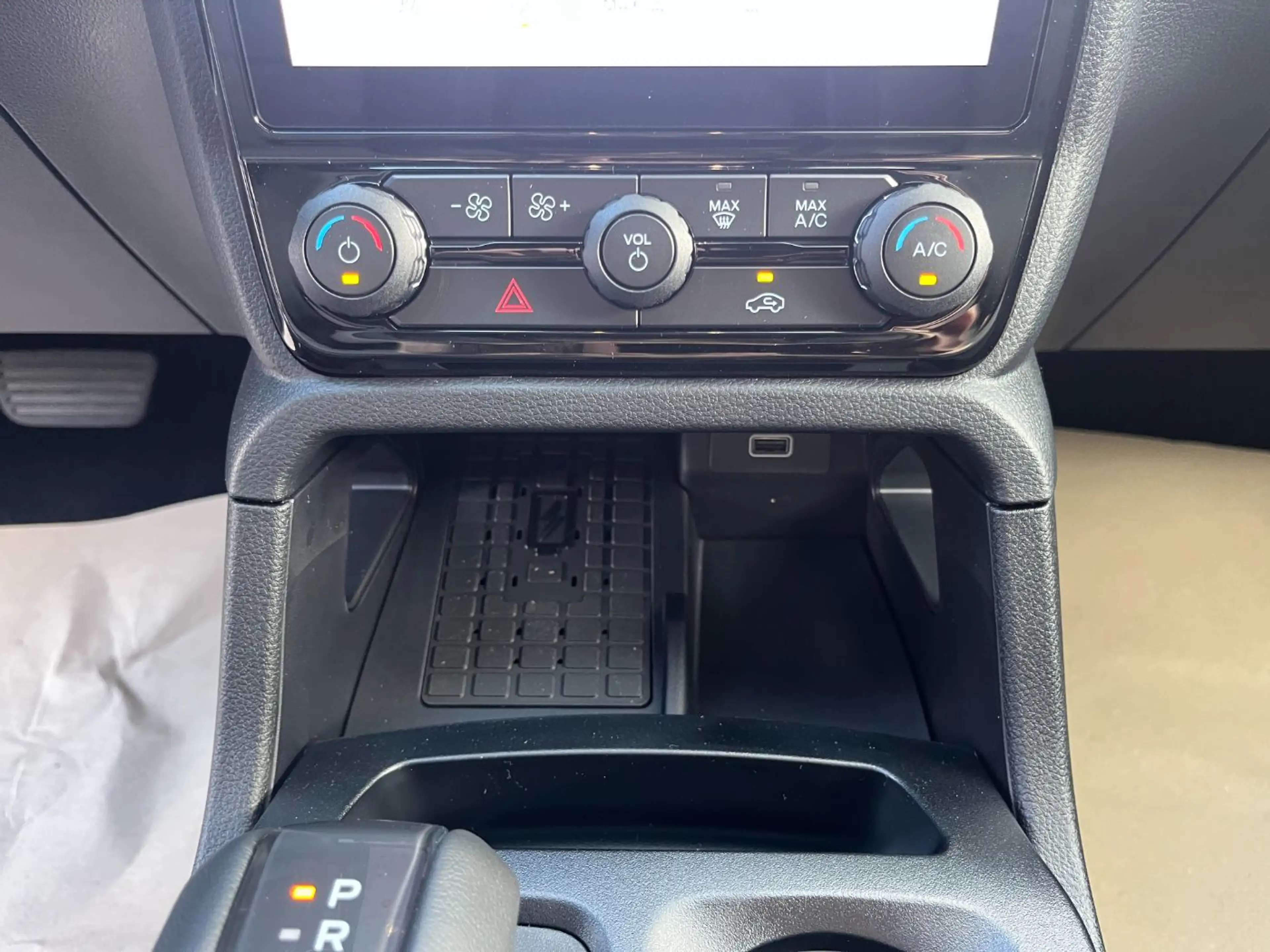 Ford Ranger DoKa 2.3l EcoBoost PHEV Limited 207 kW — photo 12