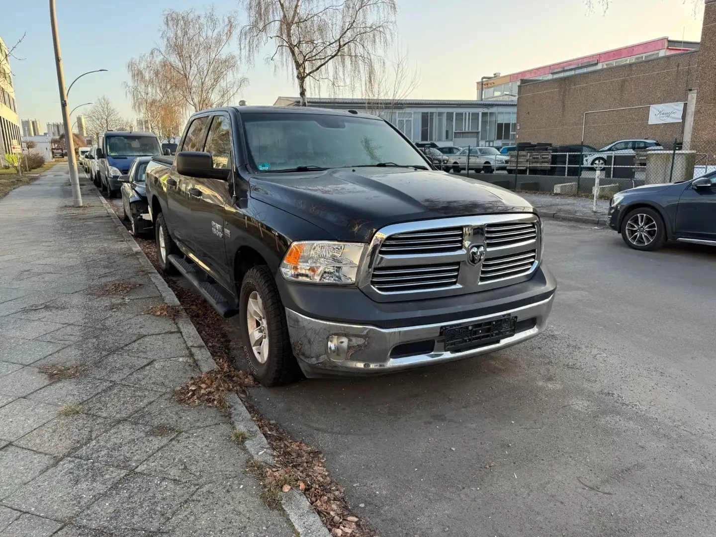 Dodge RAM 4x4 Slt, Crew Cap Schwarz - 1