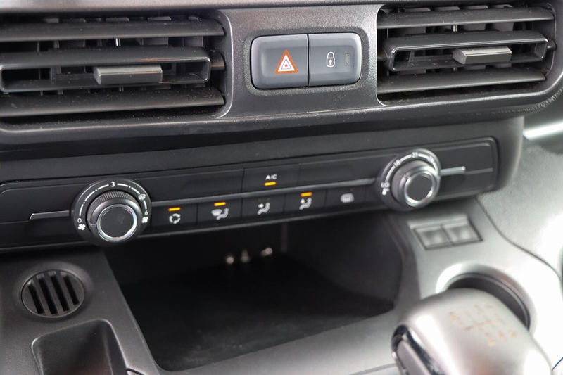 Toyota Proace City VAN L2H1 1.2T MT6 110PK |3PL|CARPLAY|CAMERA| — photo 10