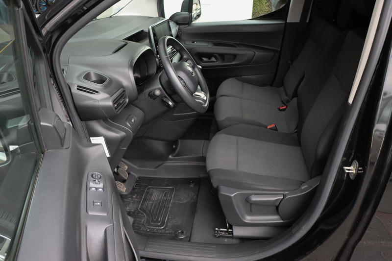 Toyota Proace City VAN L2H1 1.2T MT6 110PK |3PL|CARPLAY|CAMERA| — photo 7