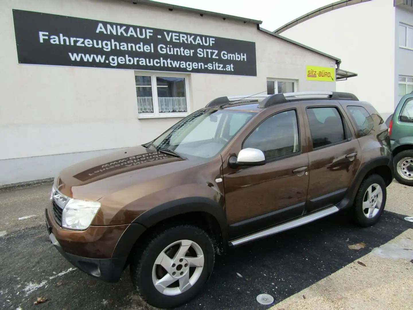 Dacia Duster Basis 4x2 Braun - 1