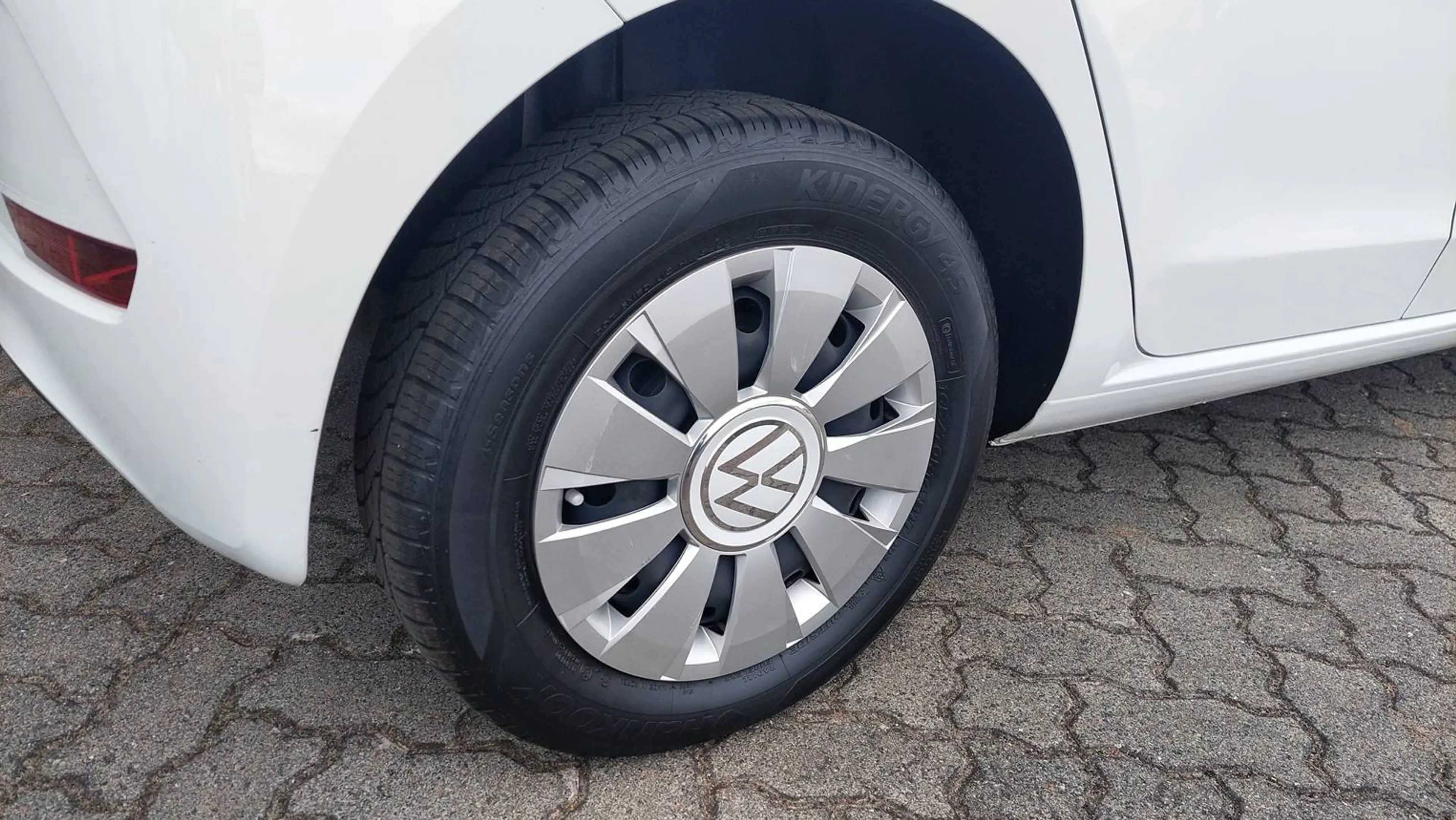 Volkswagen up! Basis — photo 6