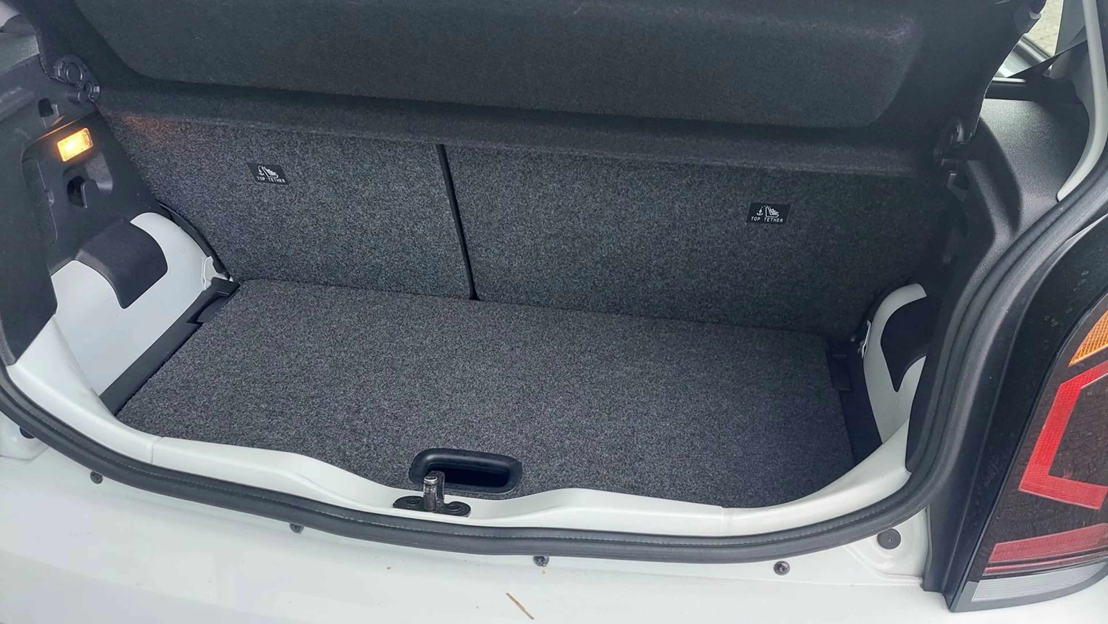 Volkswagen up! Basis — photo 7