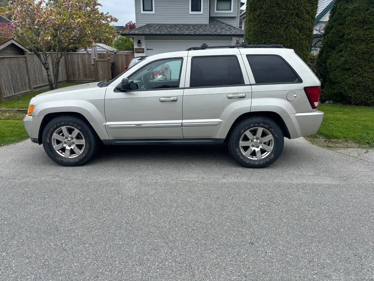 Jeep Grand Cherokee снимка Jeep Grand Cherokee