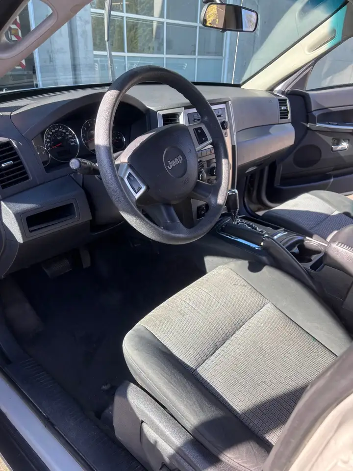 Jeep Grand Cherokee снимка Jeep Grand Cherokee