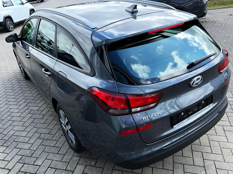 Hyundai i30 Kombi 1.4 Trend Navigations-,Komfort-Paket — photo 7