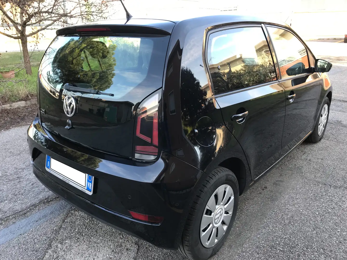 Volkswagen up! 2018 5p 1.0 Move 60cv asg Zwart - 2
