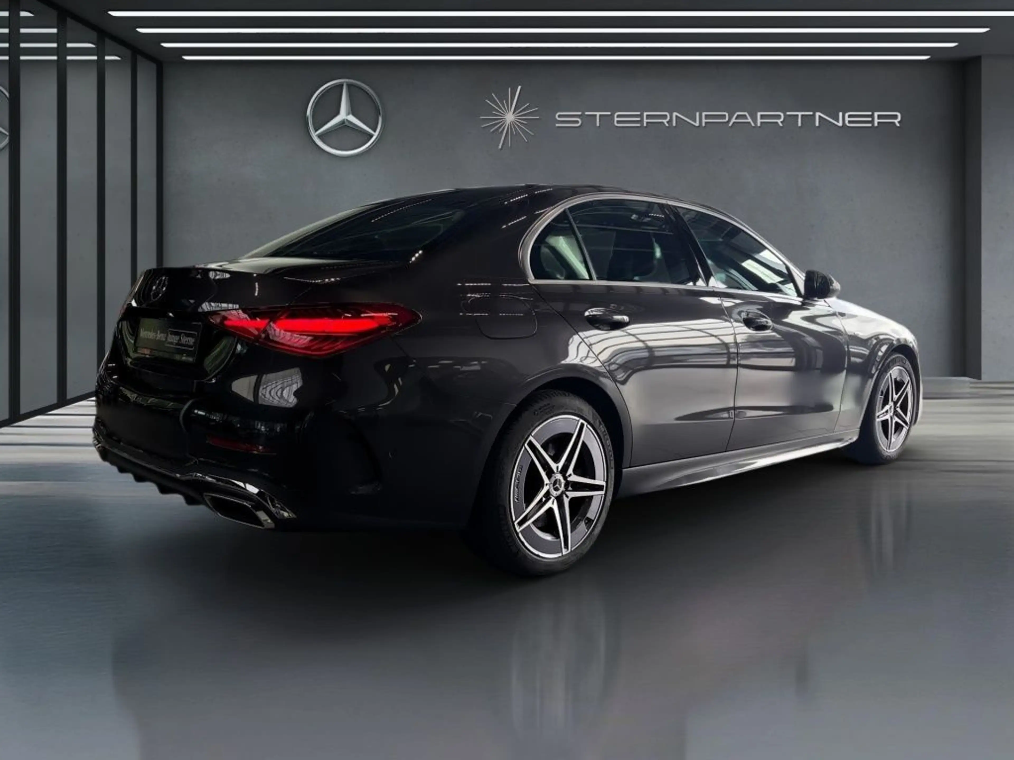 Mercedes-Benz C 300 e AMG+LED+MEMORY+AMBIENTE+CARP+MBUX+PANO — photo 12