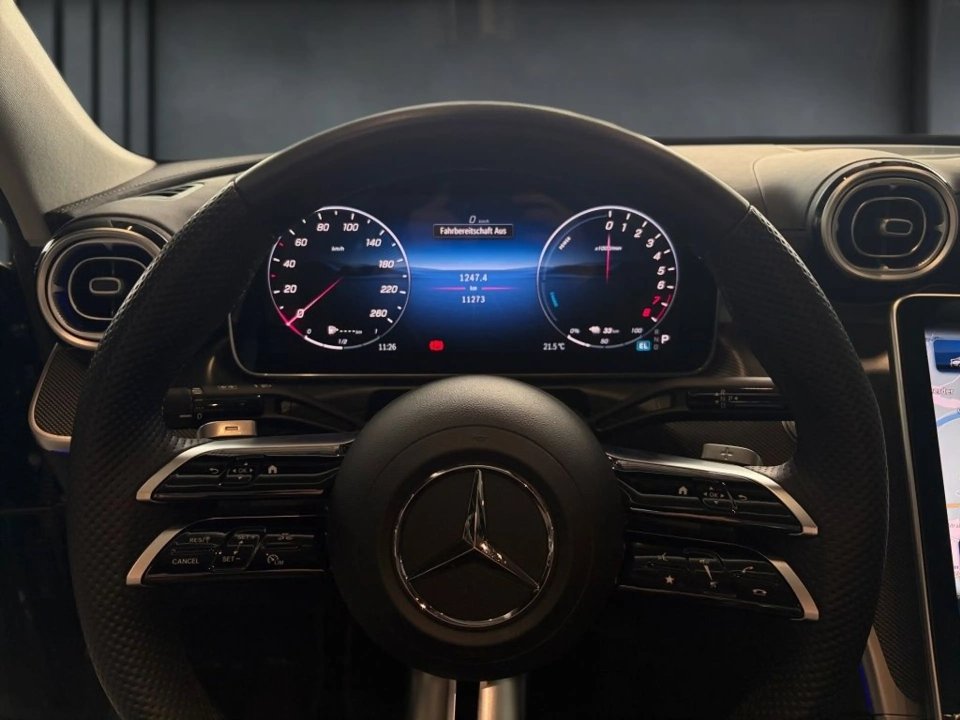 Mercedes-Benz C 300 e AMG+LED+MEMORY+AMBIENTE+CARP+MBUX+PANO — photo 7