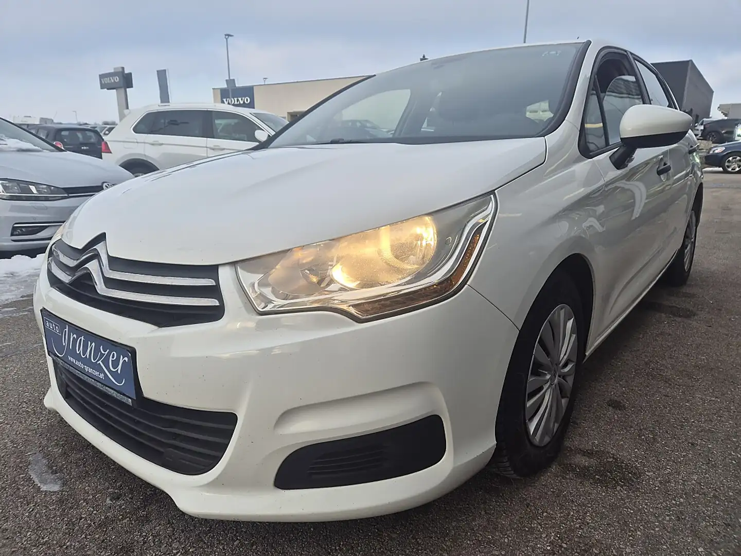 Citroen C4 1,6 HDi 90 Attraction Weiß - 2