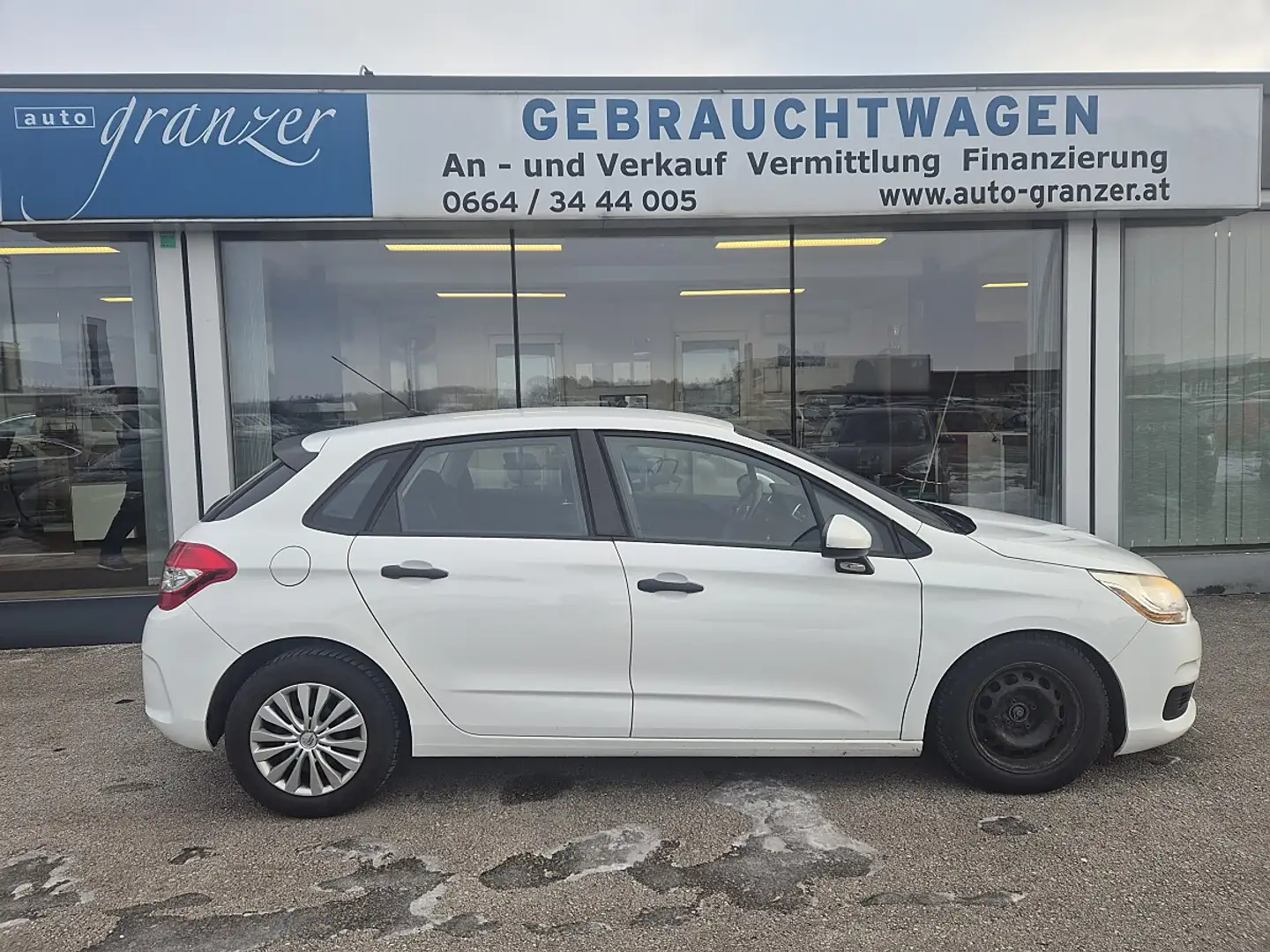 Citroen C4 1,6 HDi 90 Attraction Weiß - 1