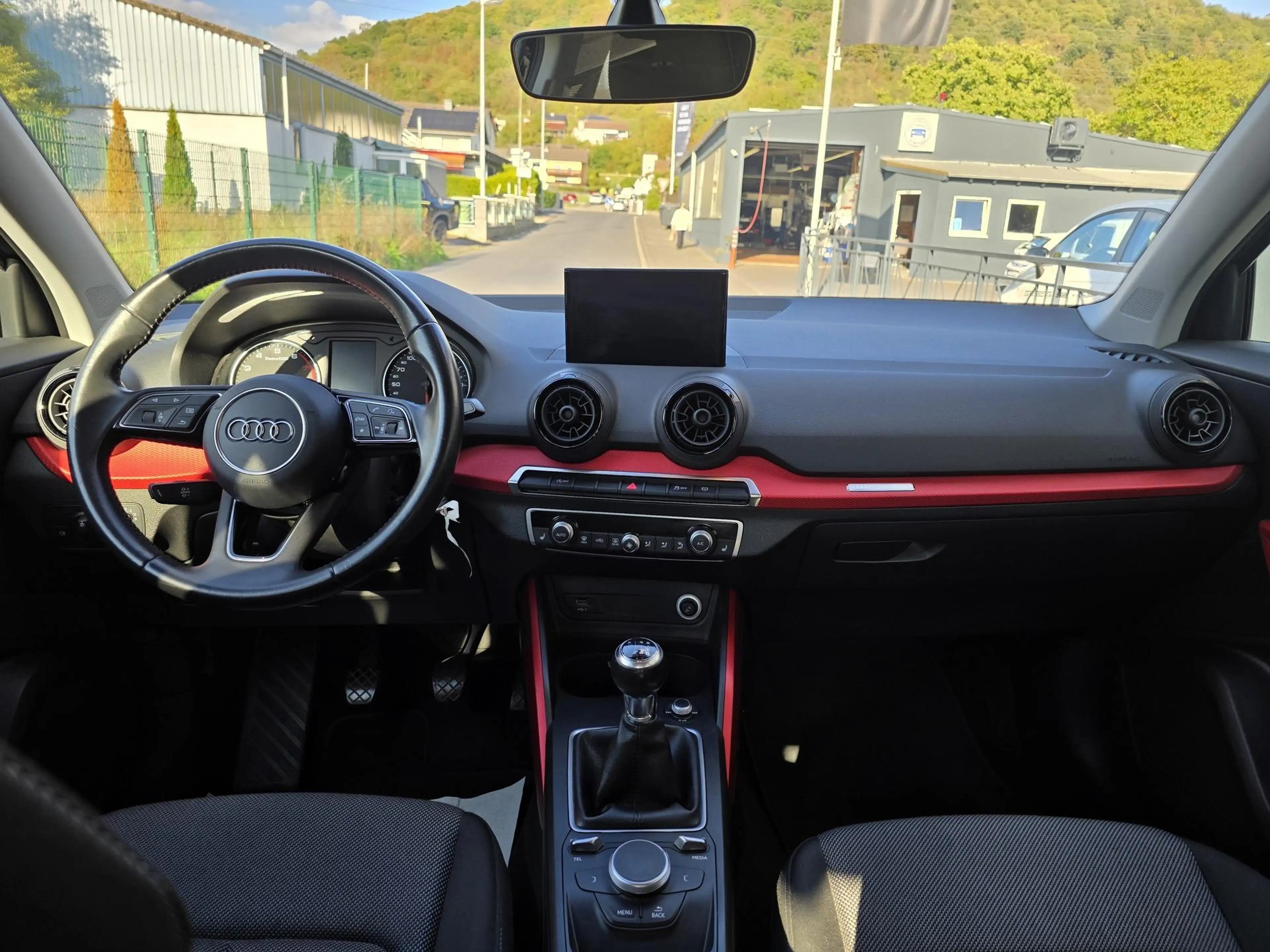 Audi Q2 Sport 1.4 TFSI 150PS | 37TKM HU NEU SHZ PDC 110... — photo 8