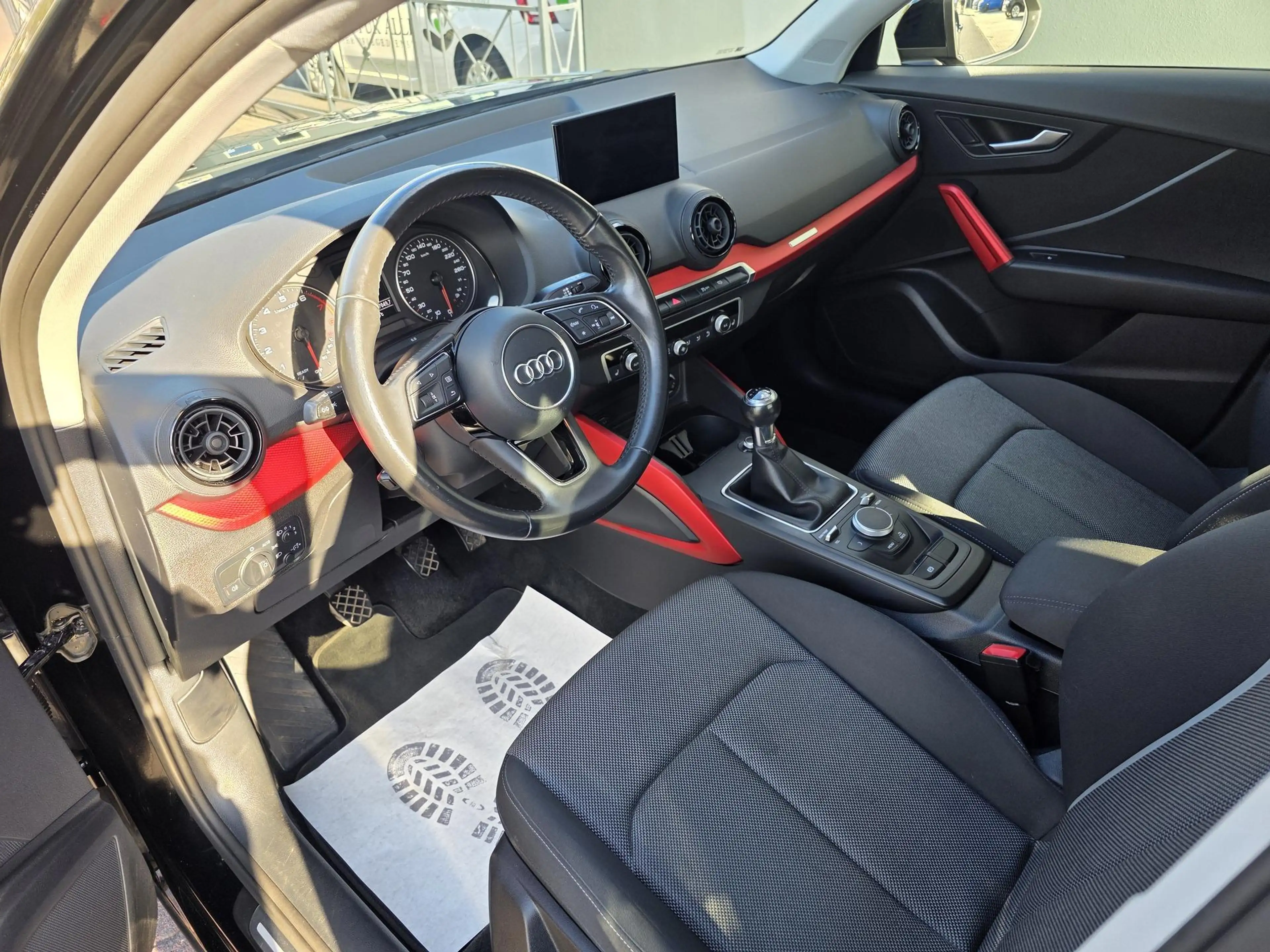 Audi Q2 Sport 1.4 TFSI 150PS | 37TKM HU NEU SHZ PDC 110... — photo 9