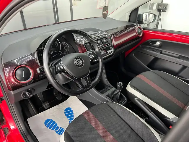 Volkswagen up! view 14