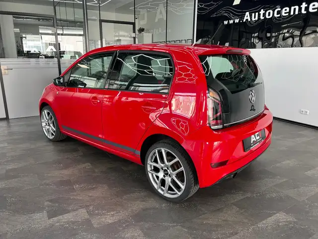 Volkswagen up! view 6