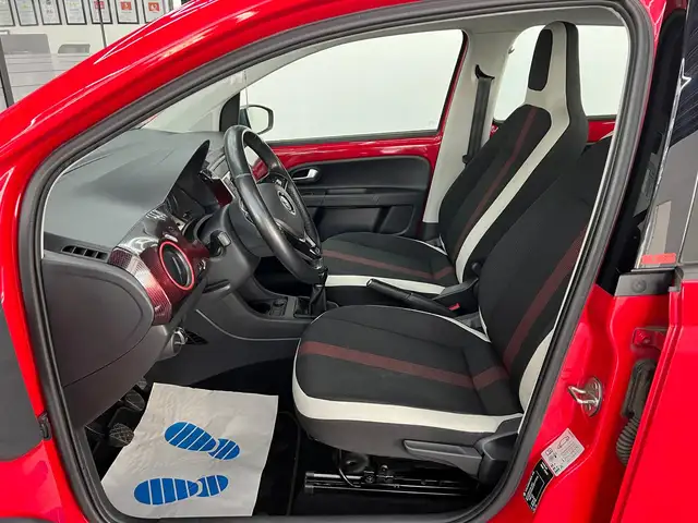 Volkswagen Up! view 13